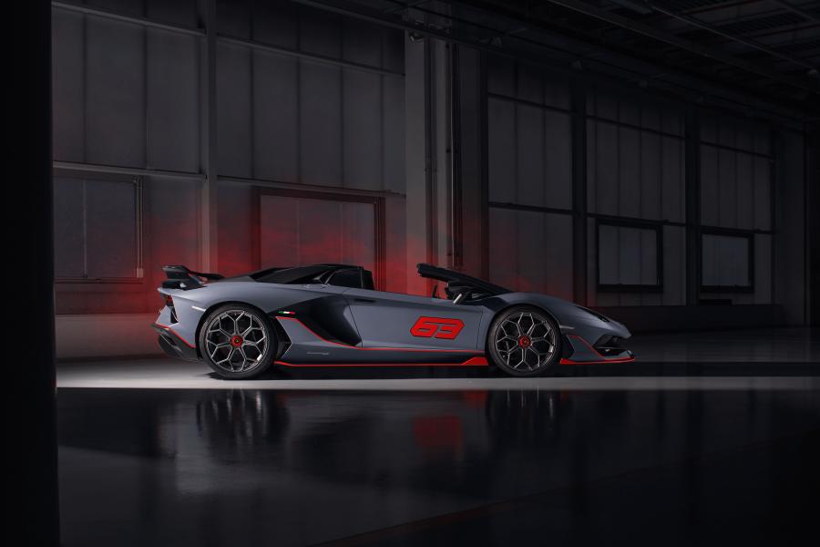  Lamborghini Aventador SVJ 63 Roadster 2019 года  (фото 2 из 15)